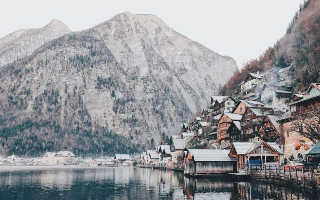 Hallstatt's wooden houses along the lake beneath the mountains