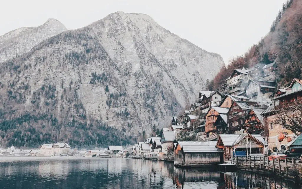 Hallstatt's wooden houses along the lake beneath the mountains